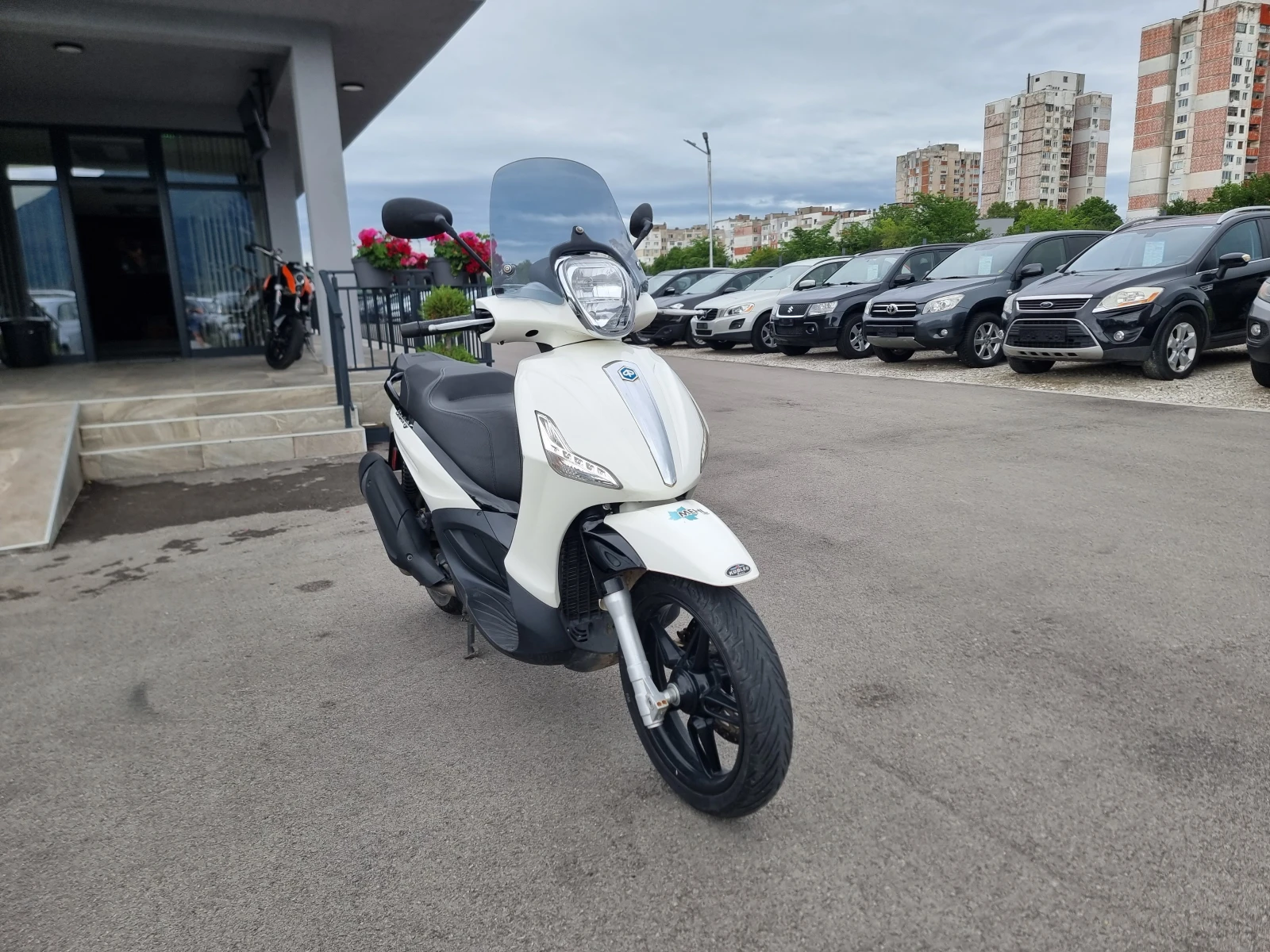 Piaggio Beverly 350 ABS ASK LED, снимка 2 - Мотоциклети и мототехника - 54879079