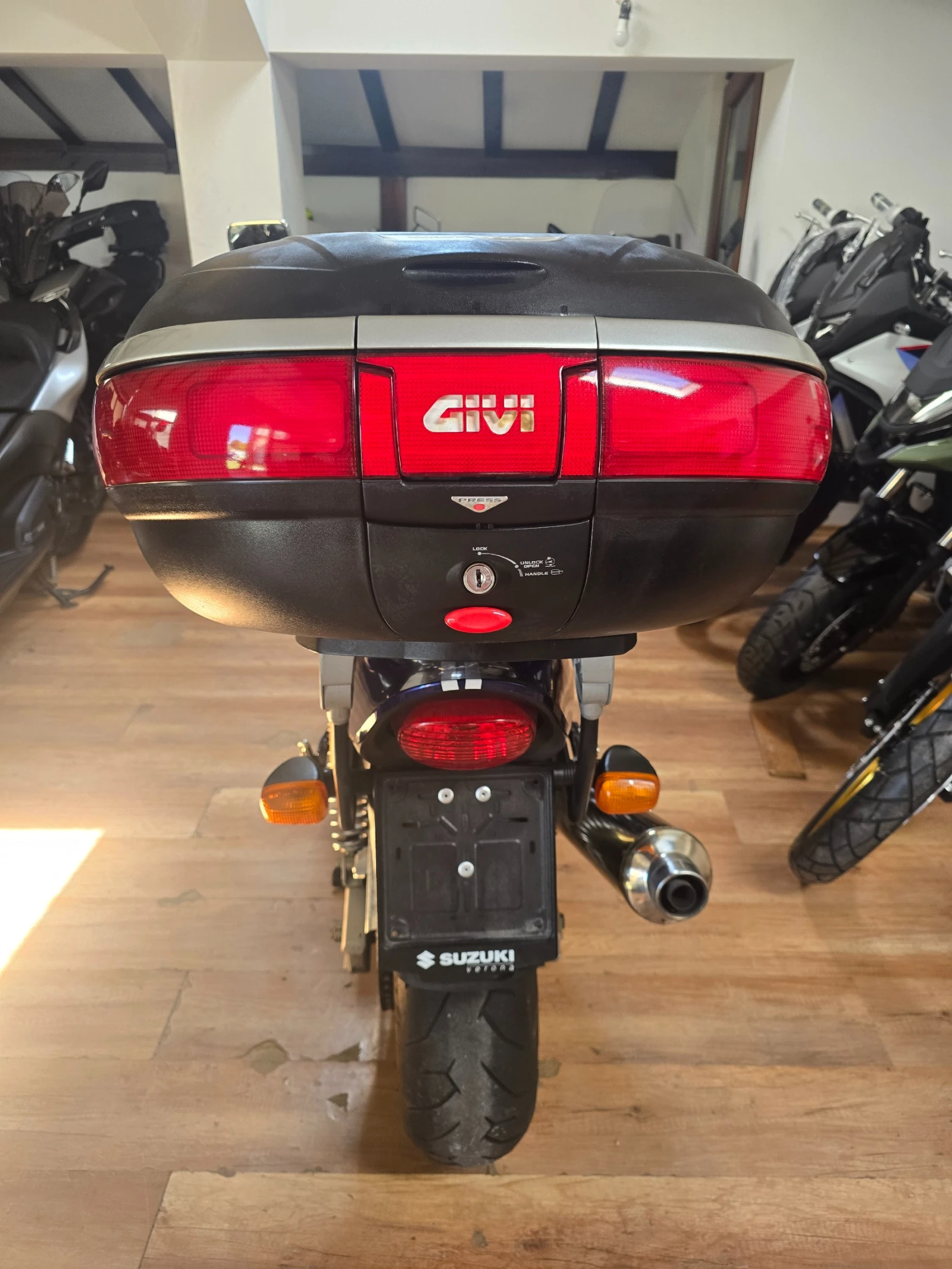 Suzuki Gsx 750, снимка 5 - Мотоциклети и мототехника - 55193774
