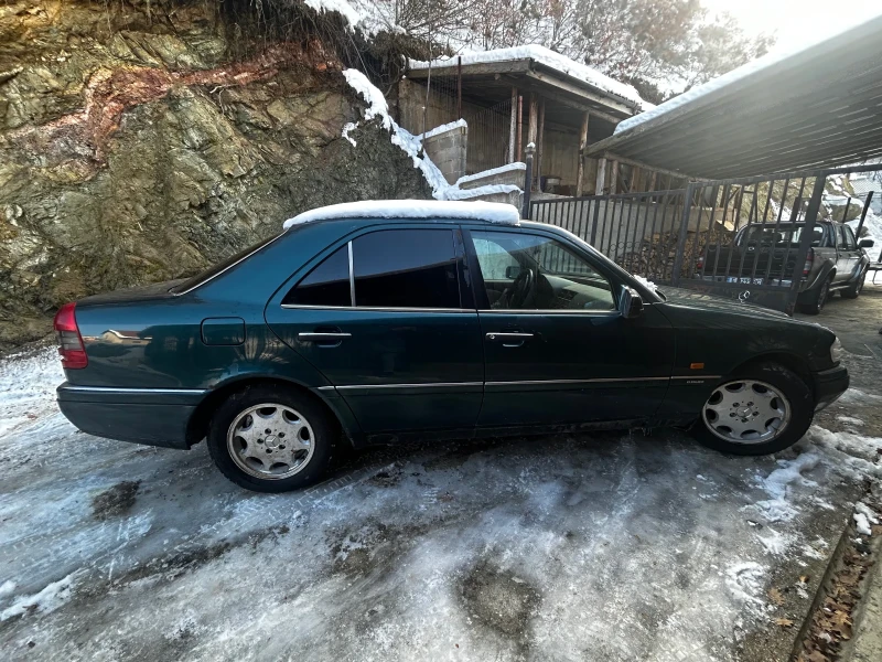 Mercedes-Benz C 180, снимка 3 - Автомобили и джипове - 48727282