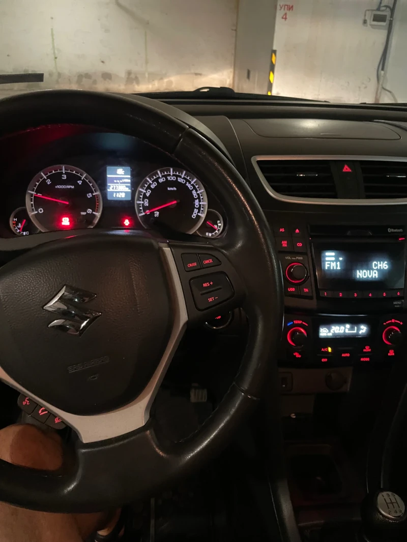 Suzuki Swift Suzuki Swift 1.3 DDIS, снимка 10 - Автомобили и джипове - 52358776