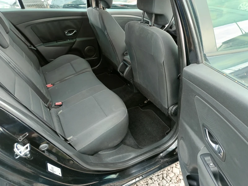 Renault Megane 1.5dci/110ks, снимка 10 - Автомобили и джипове - 51670768