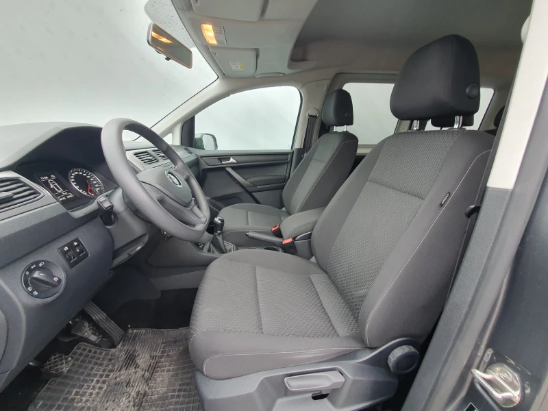 VW Caddy Trendline TGI BMT 5 места, снимка 3 - Автомобили и джипове - 52531940