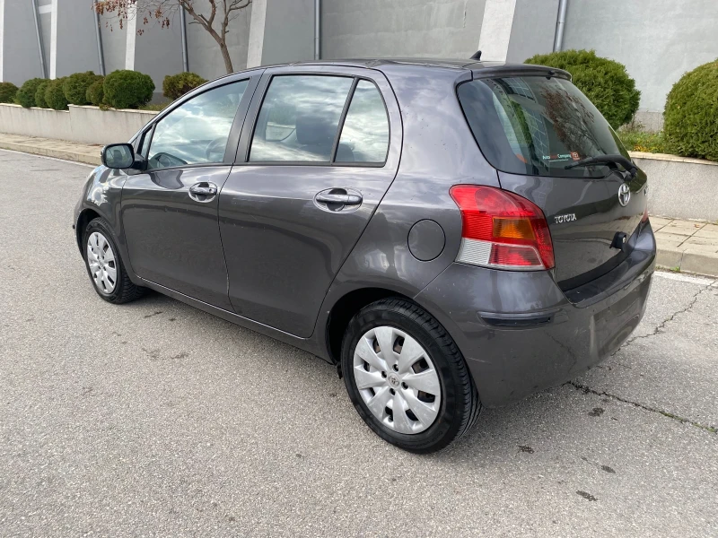Toyota Yaris 1.33 i, снимка 2 - Автомобили и джипове - 53024081