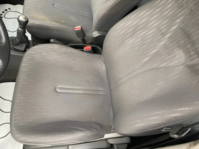 Toyota Yaris 1.33 i, снимка 12 - Автомобили и джипове - 53024081