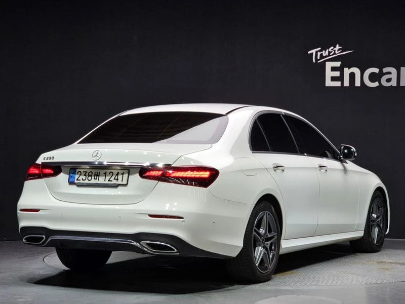 Mercedes-Benz E 250 2.0 Automatic, снимка 2 - Автомобили и джипове - 55838334