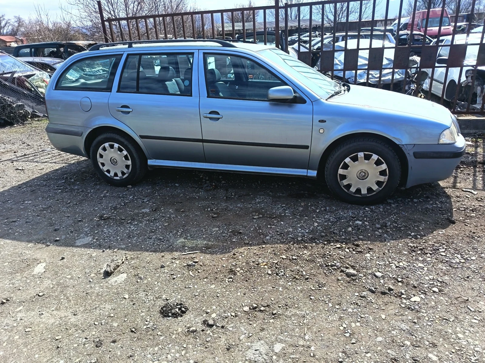 Skoda Octavia 2.0 три броя | Auto.bg — изображение 1