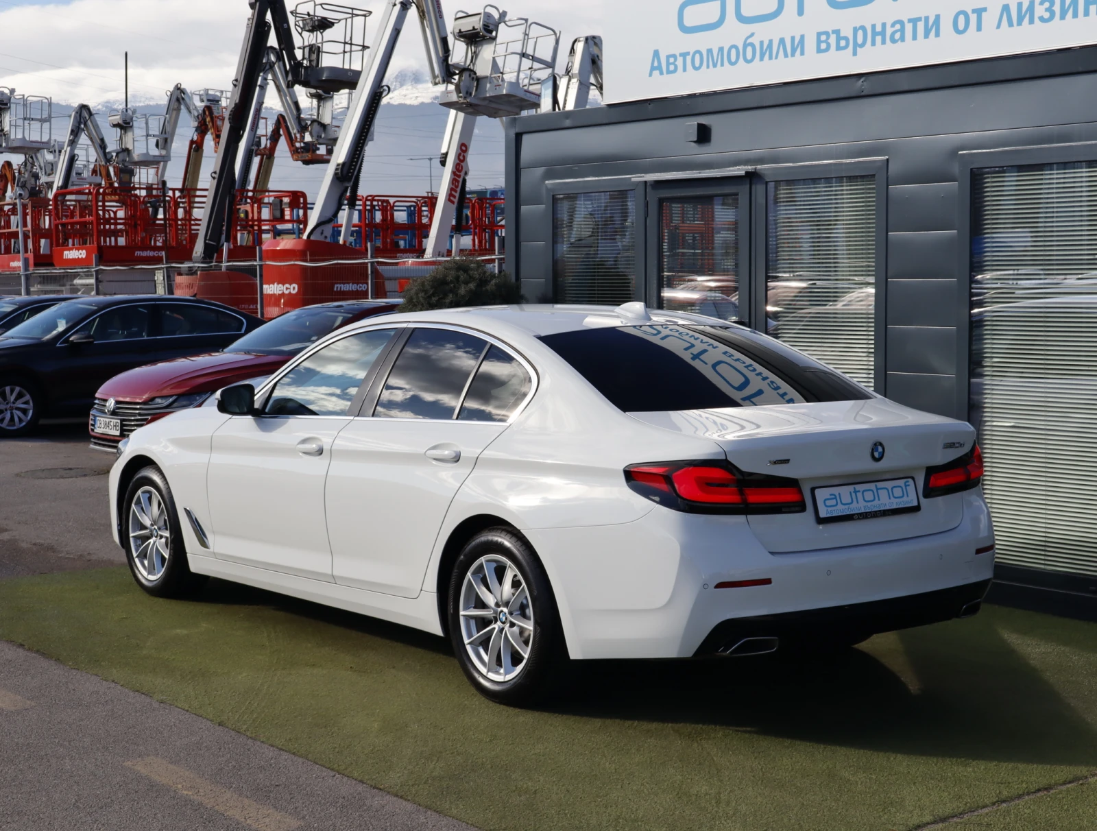 BMW 520 xDrive/2.0d/190k.c./8AT/Гаранция - изображение 3