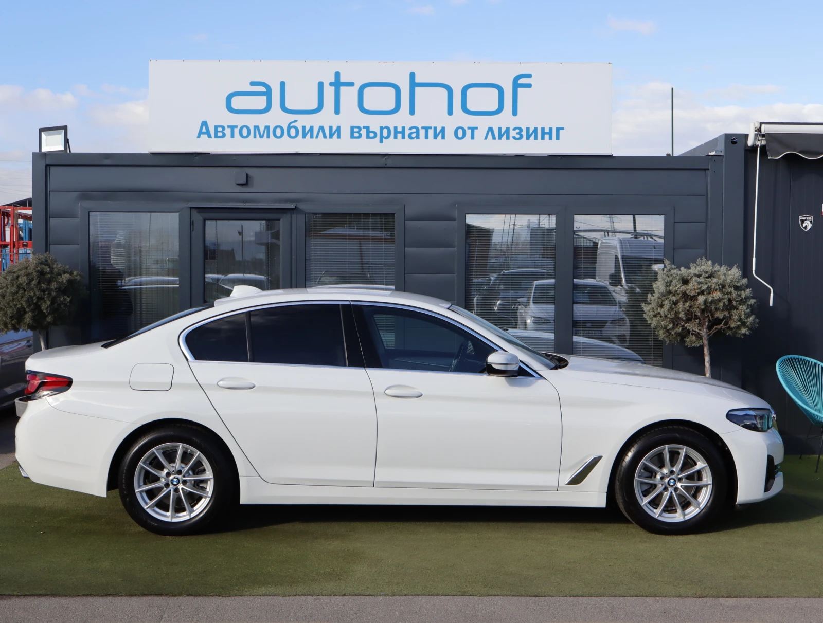 BMW 520 xDrive/2.0d/190k.c./8AT/Гаранция - изображение 5