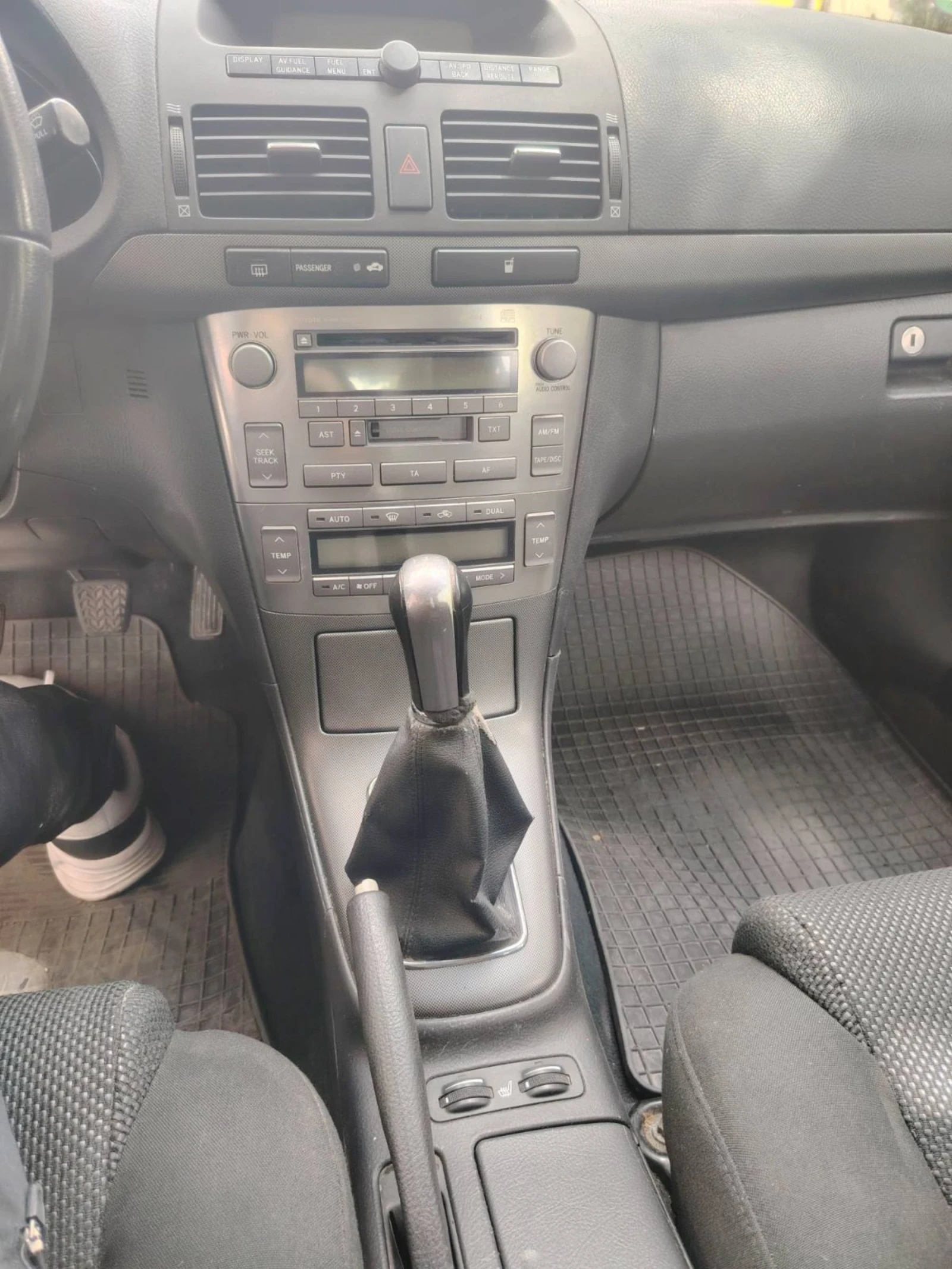 Toyota Avensis  - изображение 4