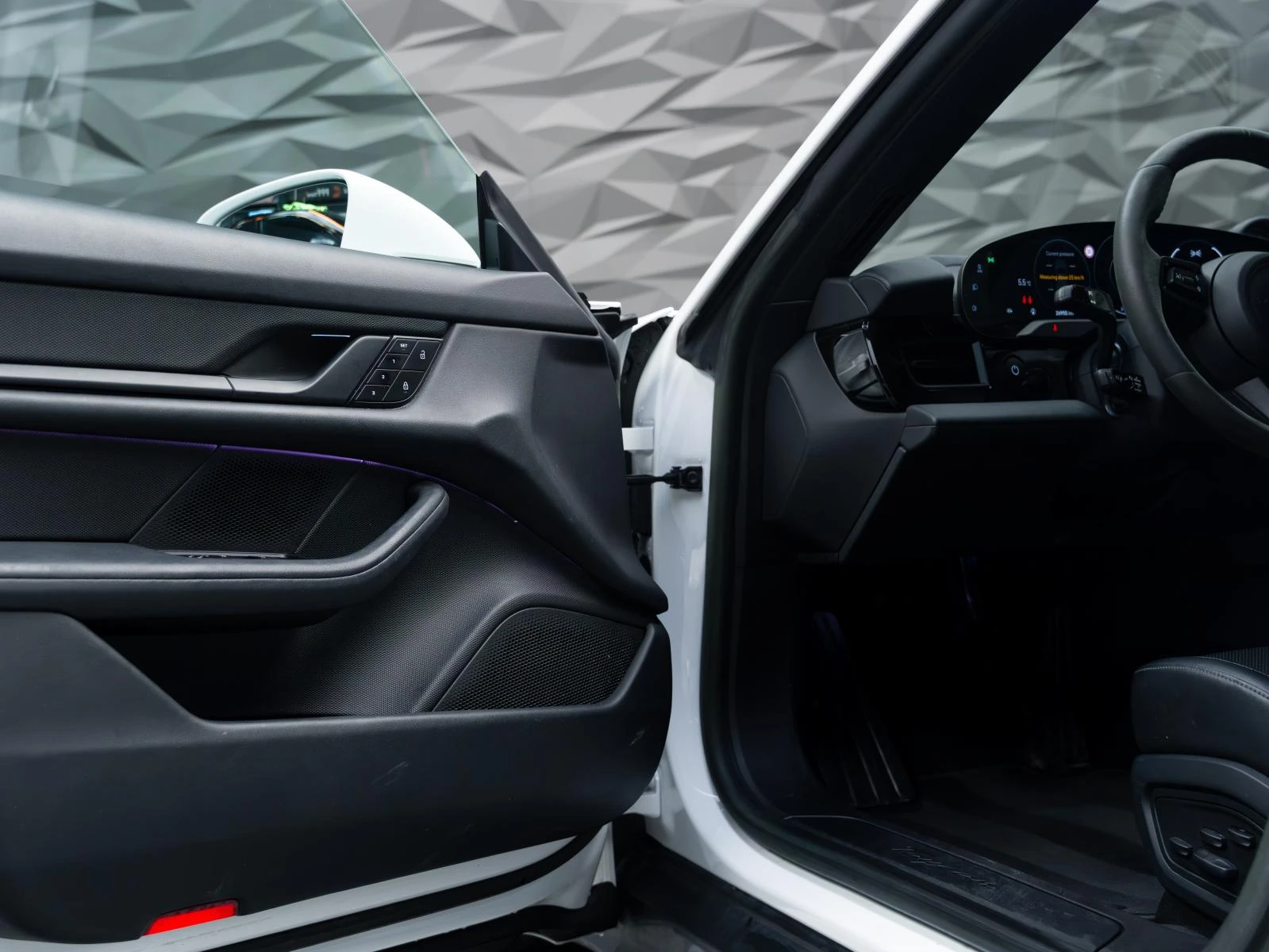 Porsche Taycan SPORT TURISMO* SPORT CHRONO* 360 CAM* ОБДУХВ* , снимка 17 - Автомобили и джипове - 53868910