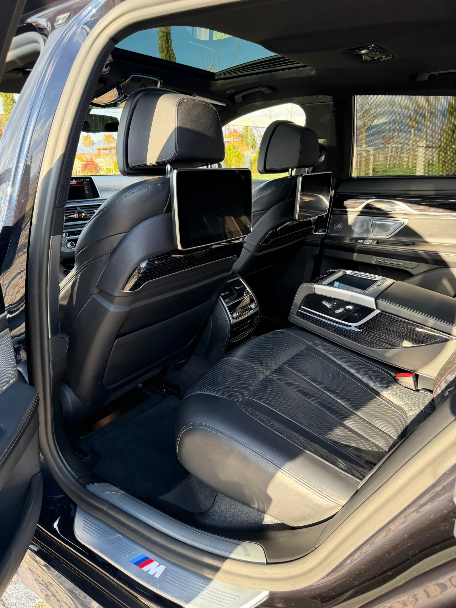 BMW 730 xDrive M performance TV Laser Bowers&Wilkins, снимка 11 - Автомобили и джипове - 54133611