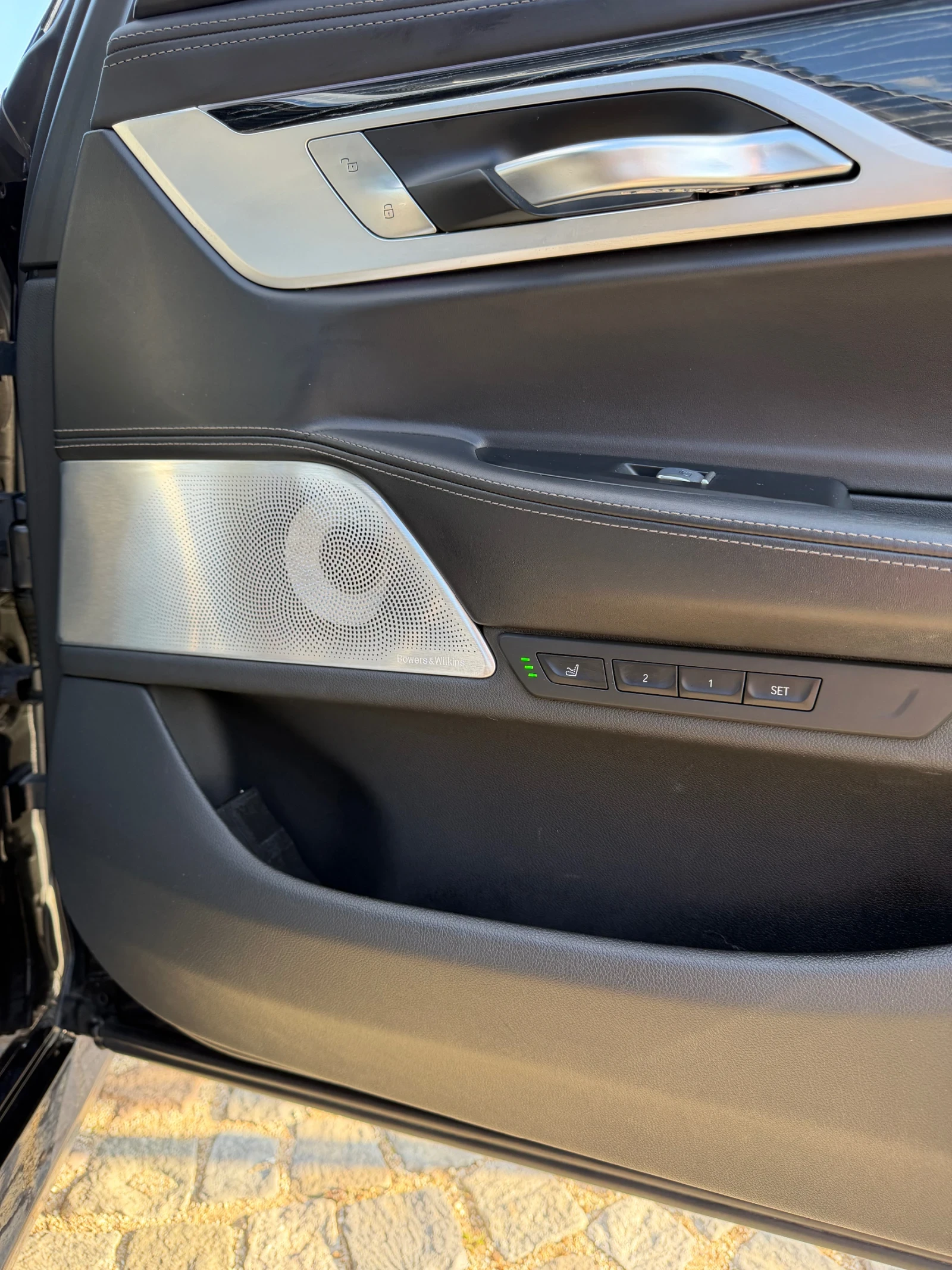 BMW 730 xDrive M performance TV Laser Bowers&Wilkins, снимка 17 - Автомобили и джипове - 54133611