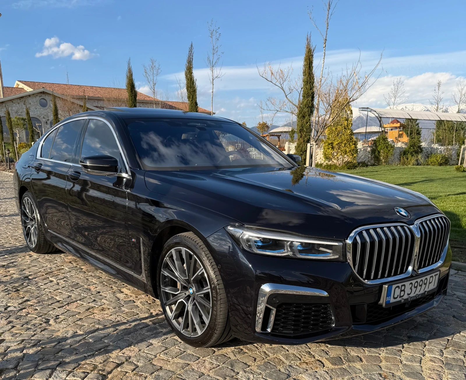 BMW 730 xDrive M performance TV Laser Bowers&Wilkins, снимка 2 - Автомобили и джипове - 54133611