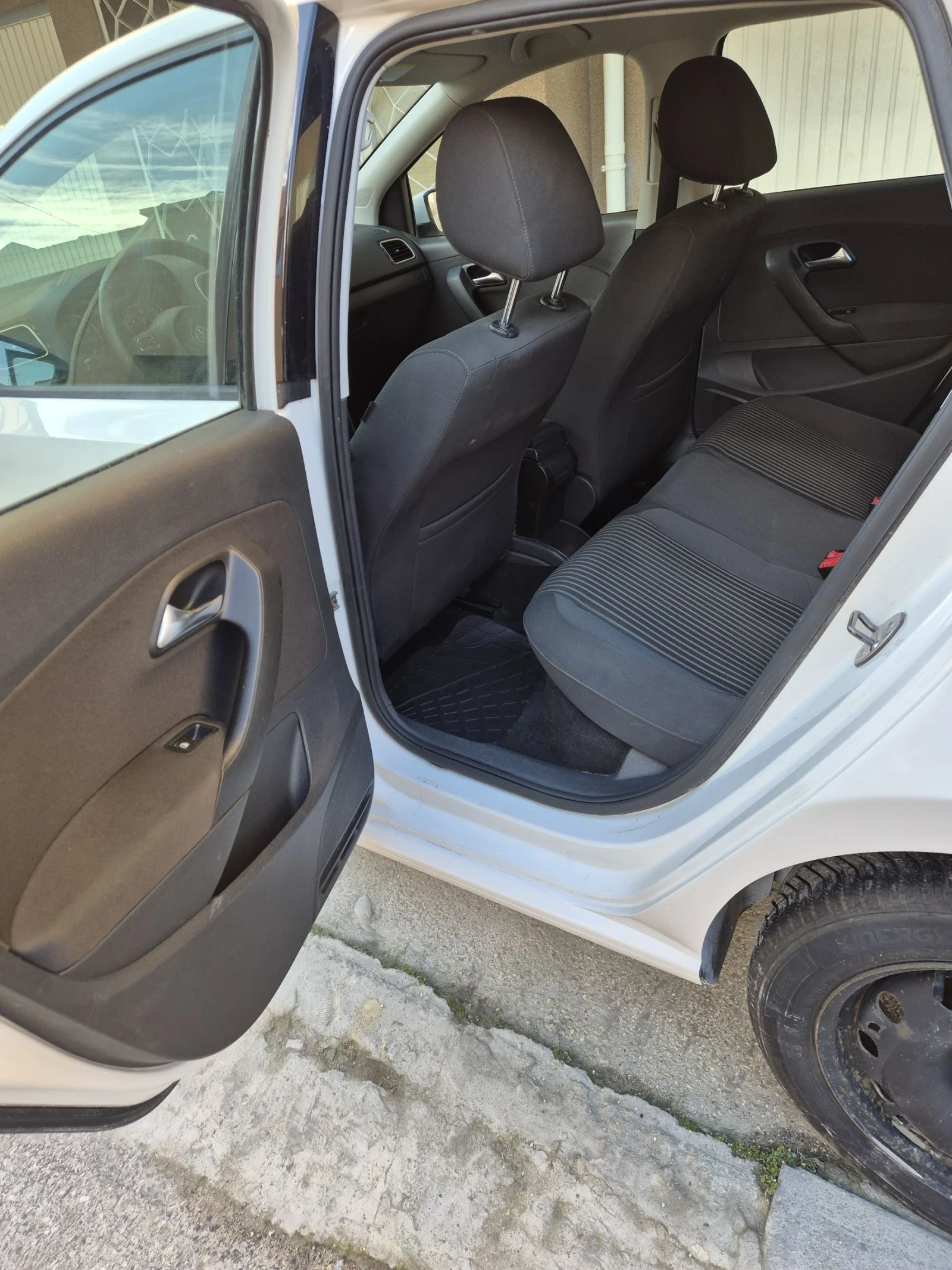 VW Polo 1.4 85hp DSG, снимка 4 - Автомобили и джипове - 54196725