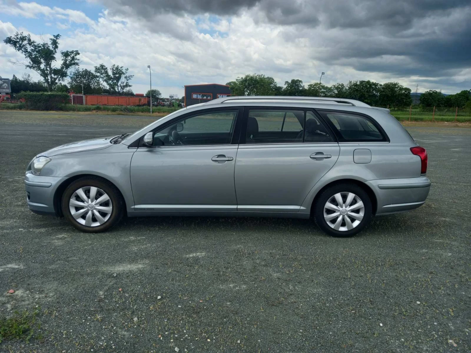 Toyota Avensis, снимка 8 - Автомобили и джипове - 54492033