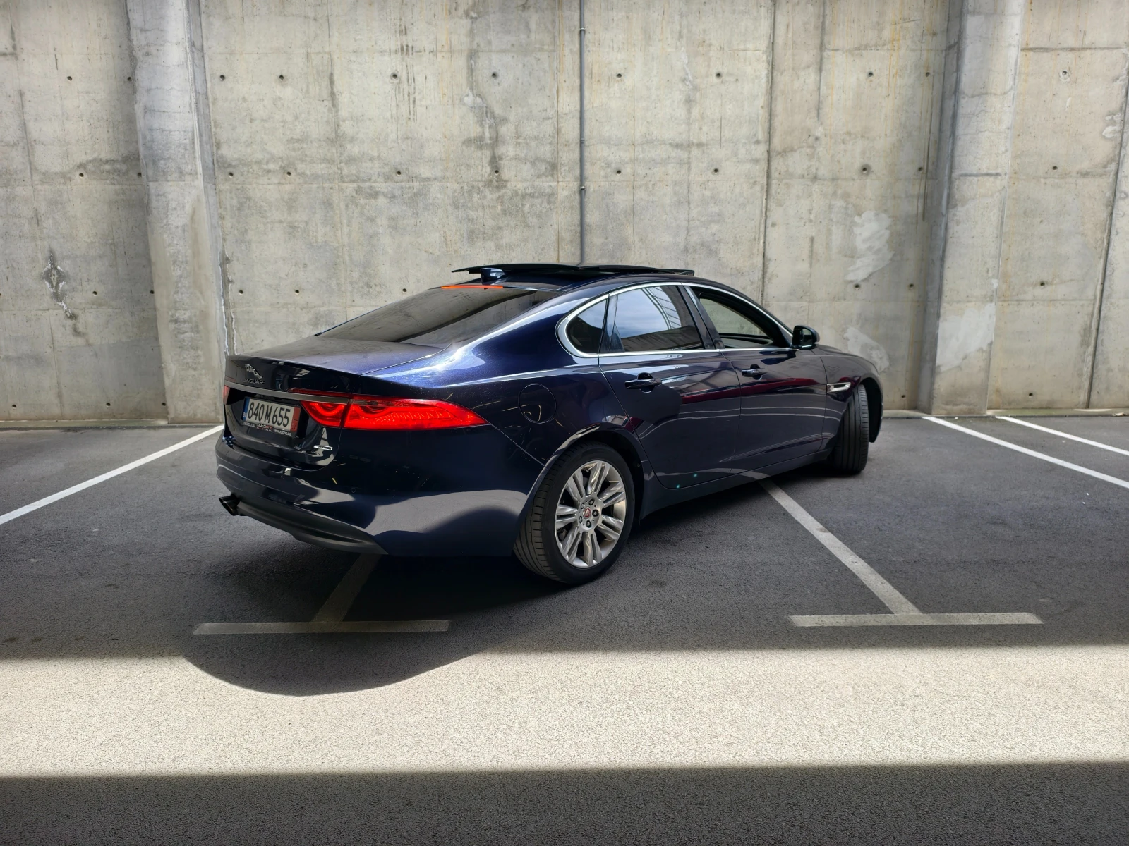 Jaguar Xf AUTO| AWD| КОЖА| LED| EURO6| ПАНОРАМА| ОБСЛУЖЕН| , снимка 3 - Автомобили и джипове - 54494025
