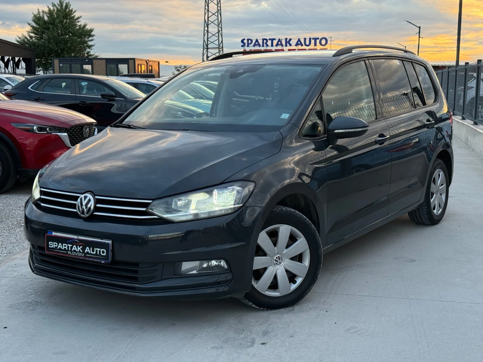VW Touran 1.6D* 2017г* АВТОМАТИК* Топ Състояние* 