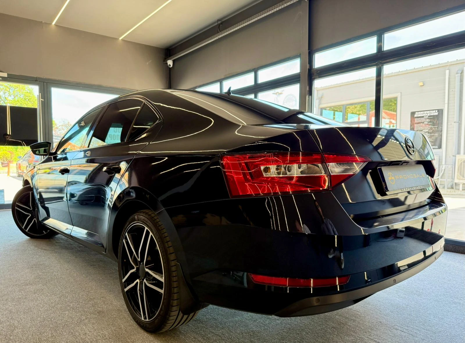 Skoda Superb 2.0TDI * 150hp * DSG * NAVI * ЛИЗИНГ, снимка 6 - Автомобили и джипове - 54719908