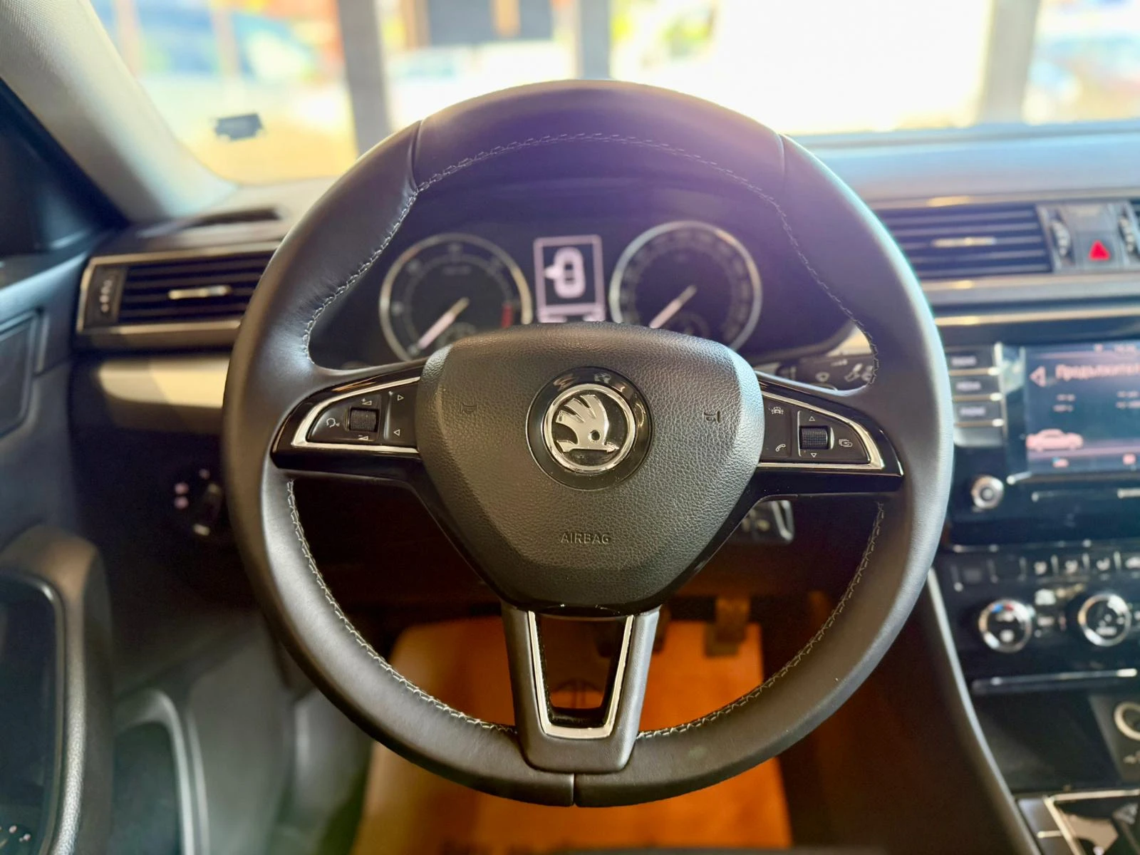 Skoda Superb 2.0TDI * 150hp * DSG * NAVI * ЛИЗИНГ, снимка 7 - Автомобили и джипове - 54719908