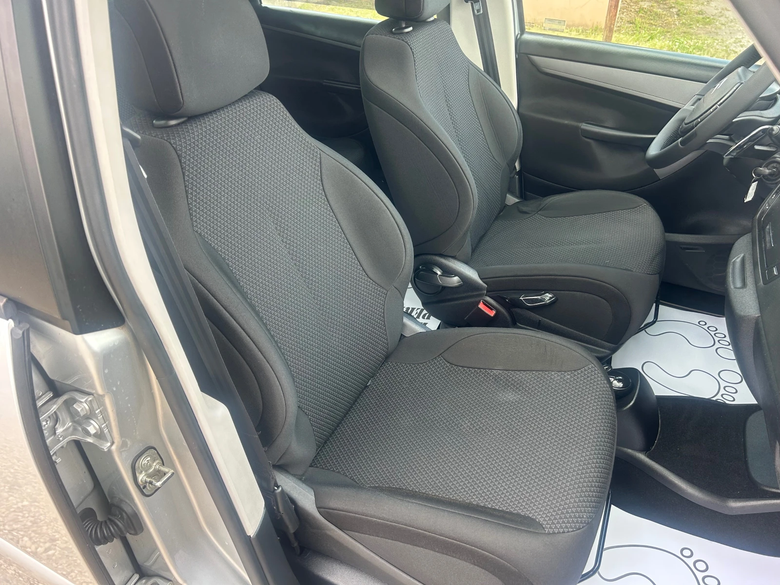 Citroen C4 Picasso 1, 6 HDI, снимка 14 - Автомобили и джипове - 54750796