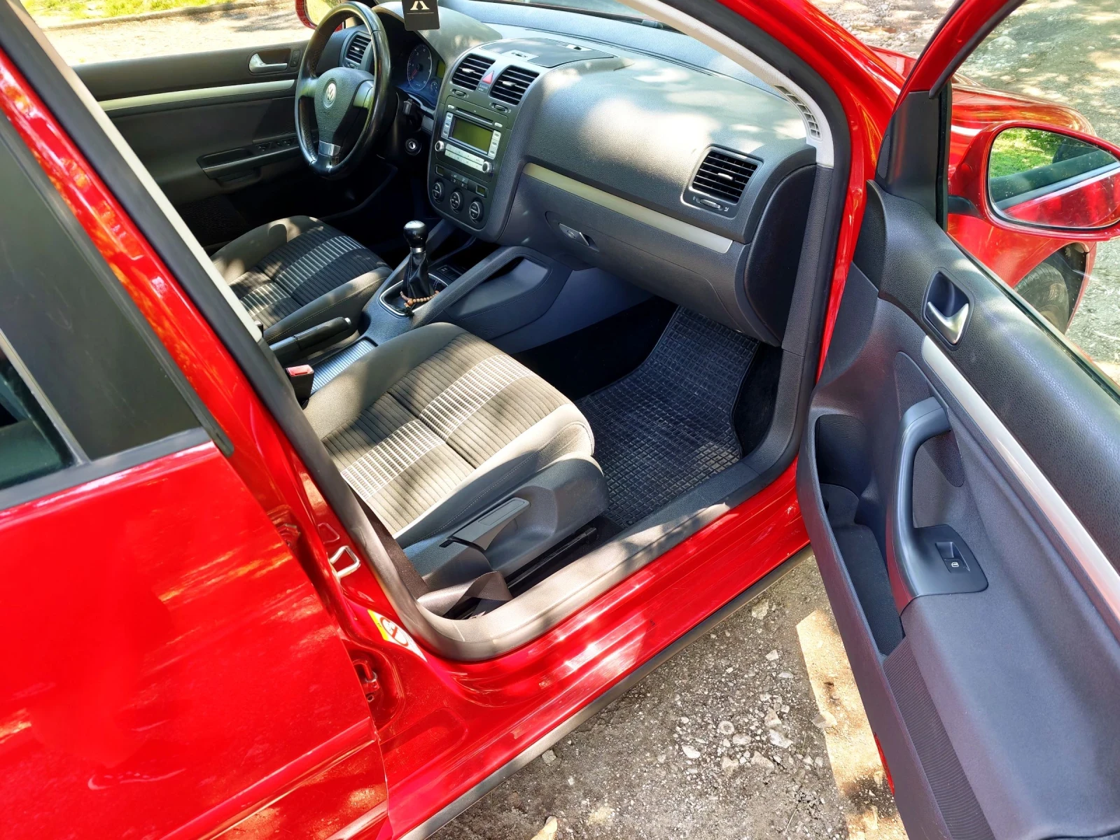 VW Golf 1.9tdi, снимка 8 - Автомобили и джипове - 54809338