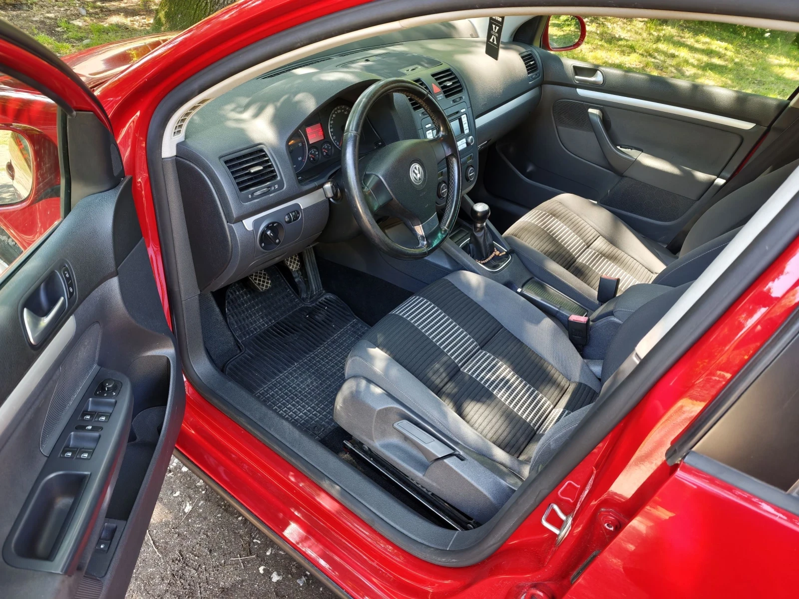 VW Golf 1.9tdi, снимка 7 - Автомобили и джипове - 54809338