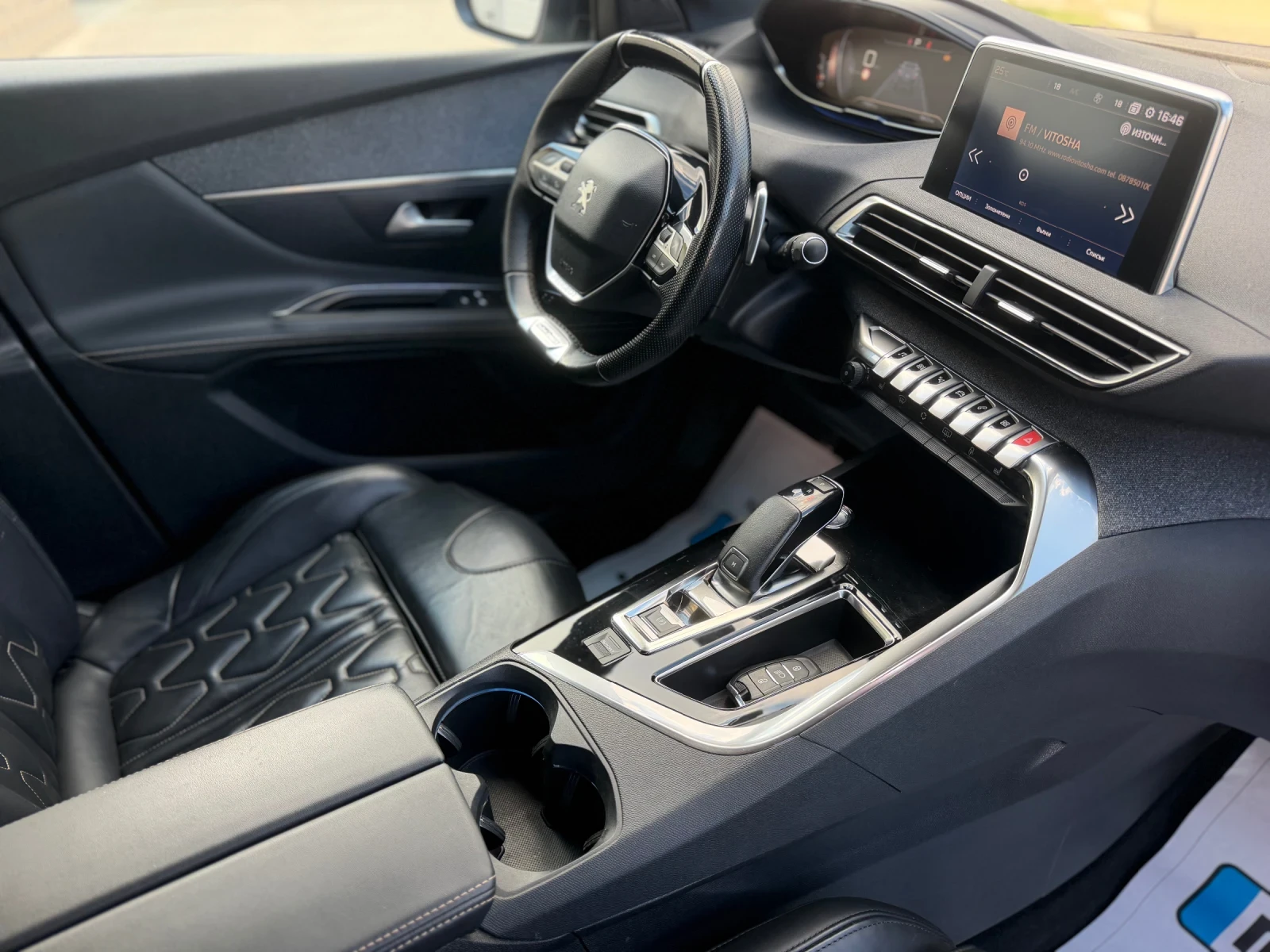 Peugeot 3008 1.5Blue-HDI GT-LINE* 8EAT* Massage* Memory* , снимка 12 - Автомобили и джипове - 56277652
