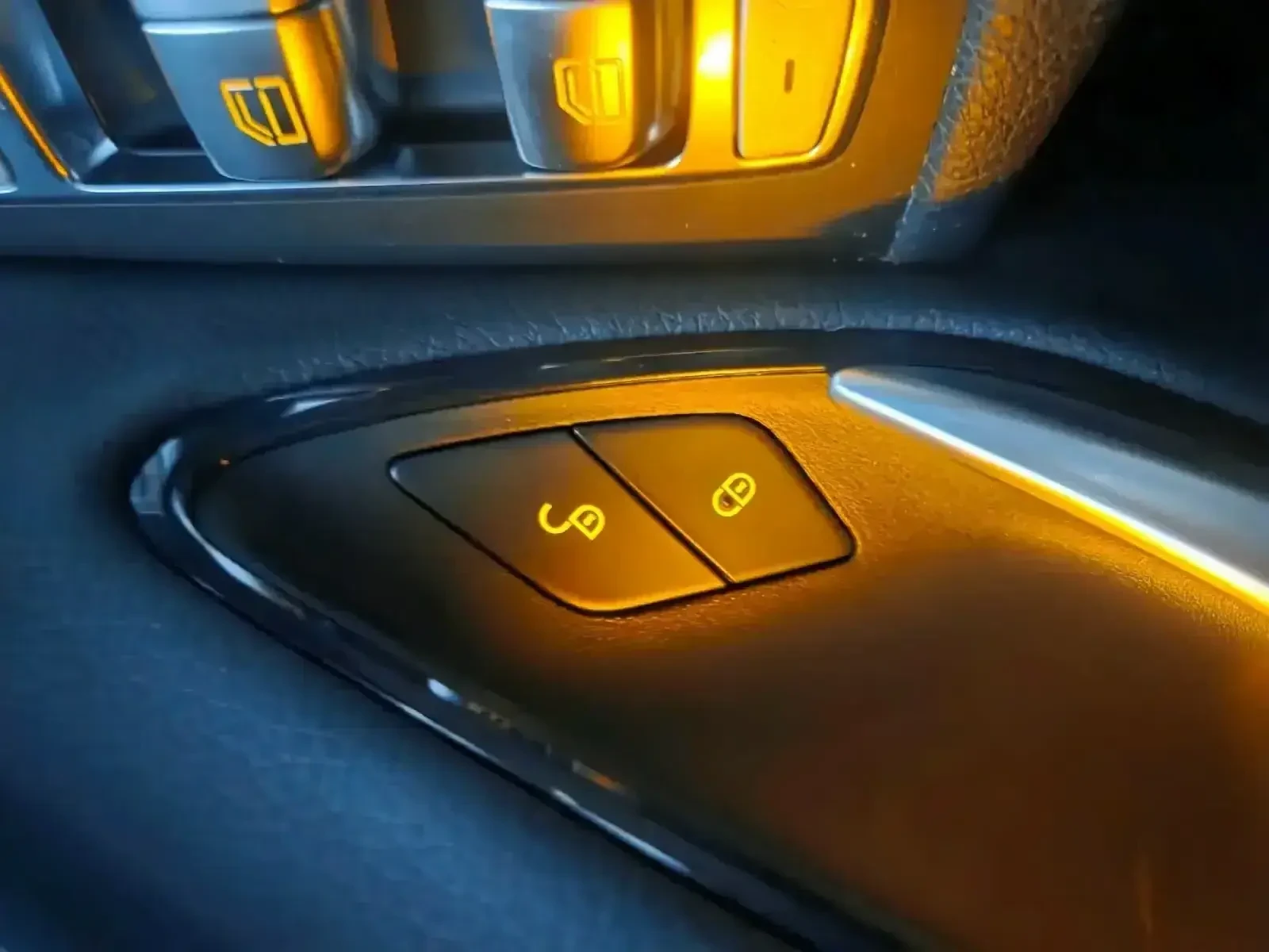 Mercedes-Benz C 300, снимка 14 - Автомобили и джипове - 55695890