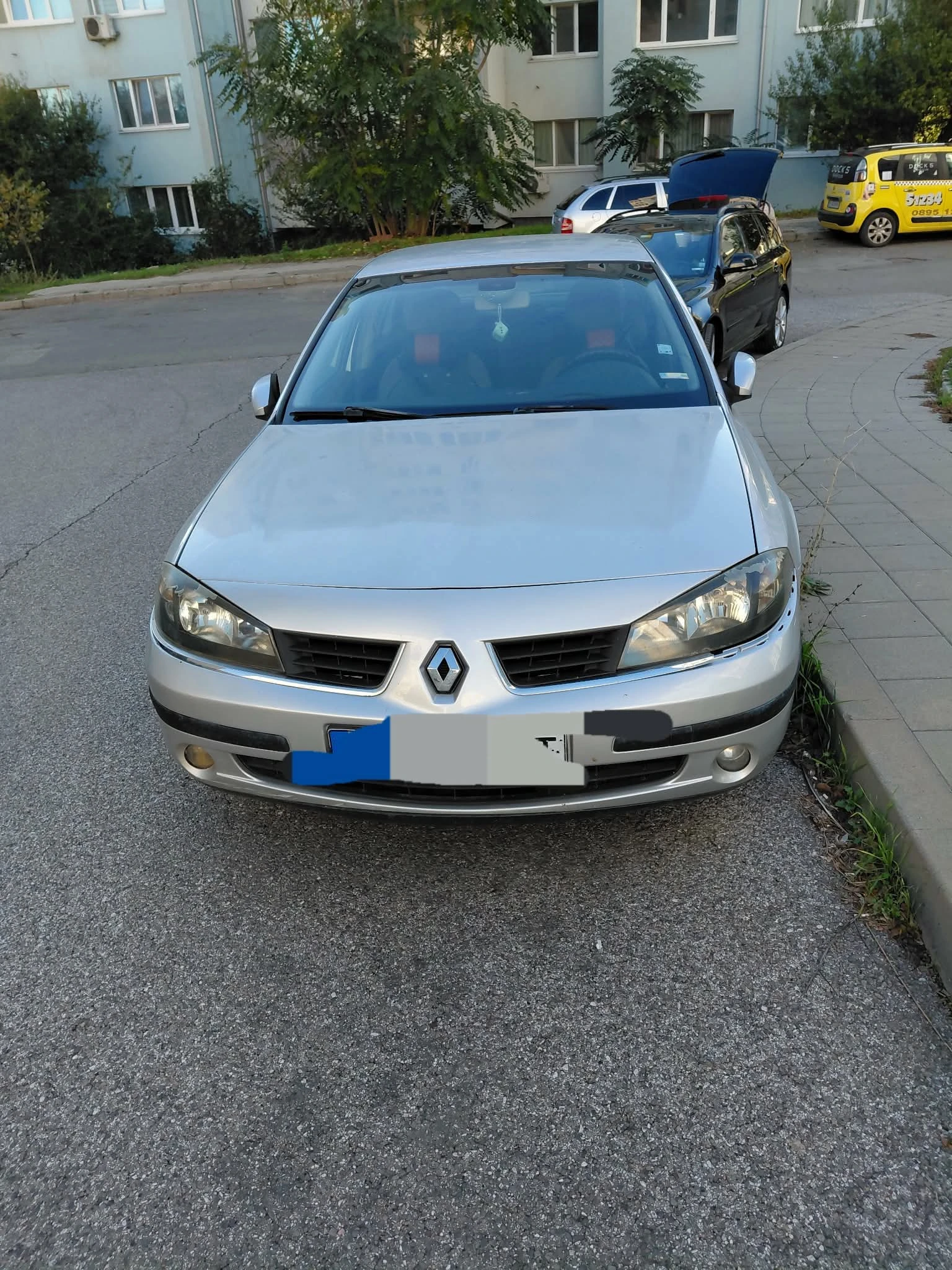 Renault Laguna 1.6, снимка 2 - Автомобили и джипове - 55702769