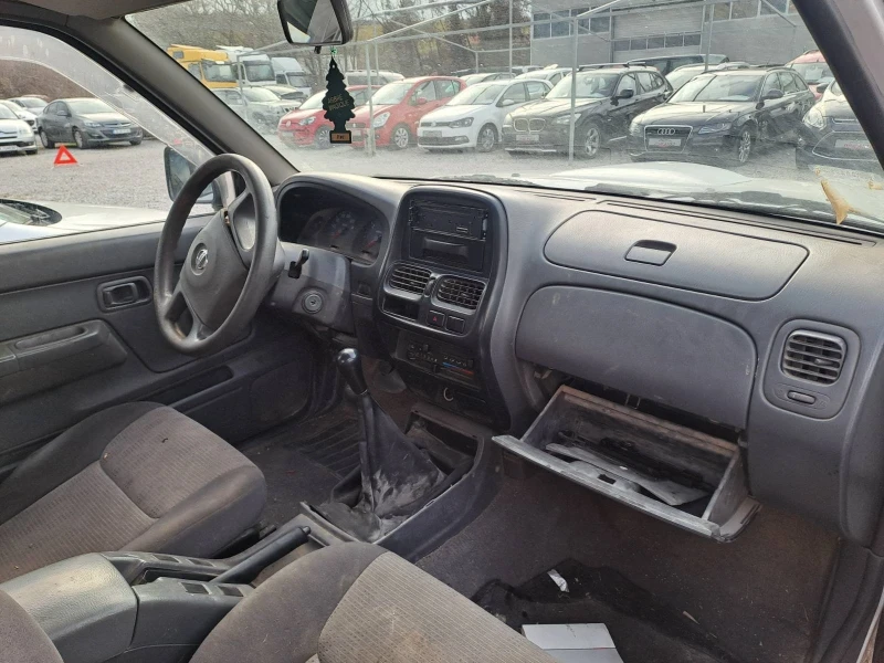 Nissan Navara 2.5d, снимка 6 - Автомобили и джипове - 48052899