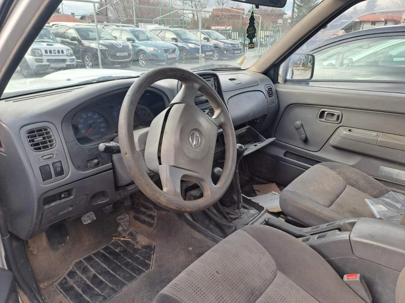 Nissan Navara 2.5d, снимка 5 - Автомобили и джипове - 48052899