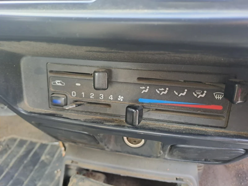 Nissan Navara 2.5d, снимка 7 - Автомобили и джипове - 48052899