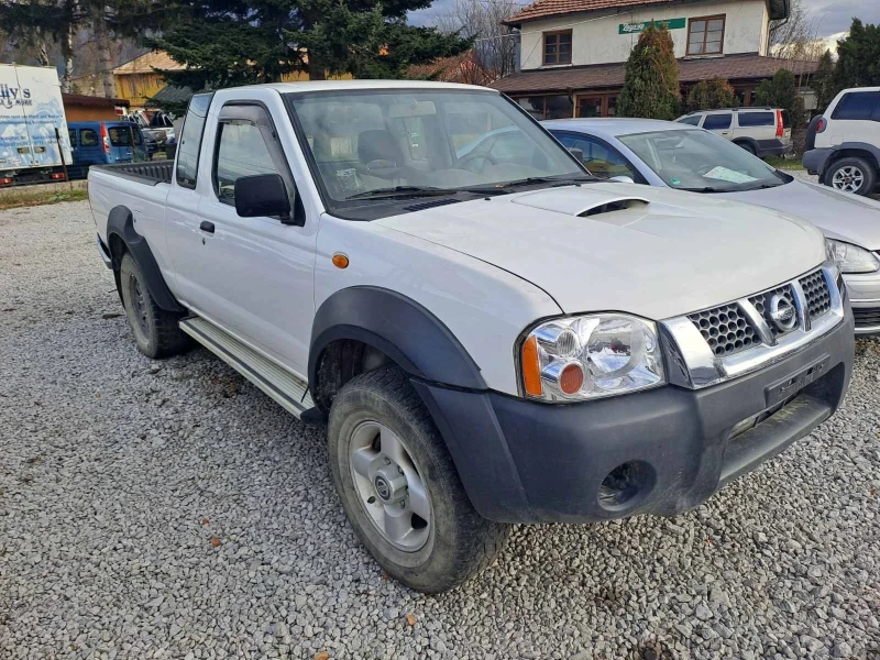 Nissan Navara 2.5d, снимка 8 - Автомобили и джипове - 48052899