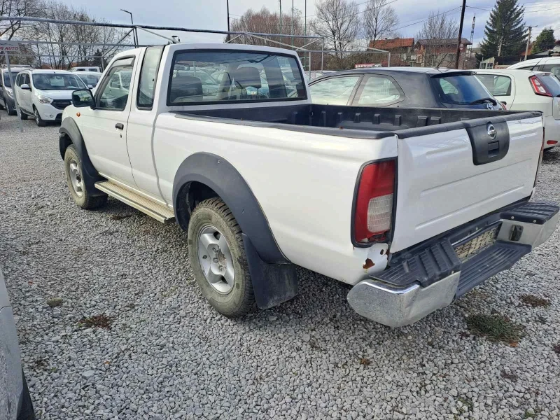 Nissan Navara 2.5d, снимка 3 - Автомобили и джипове - 48052899