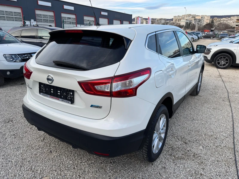 Nissan Qashqai 1.5DCI, снимка 4 - Автомобили и джипове - 48666519