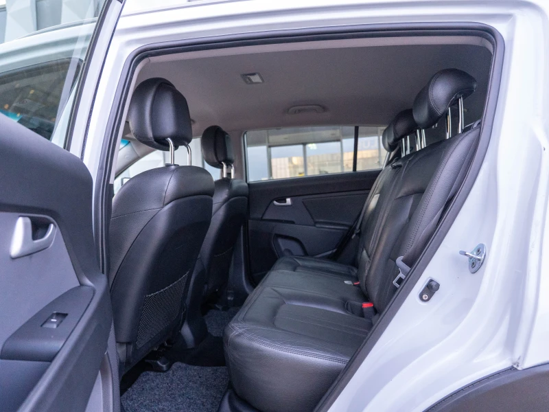 Kia Sportage 106 хил. РЕАЛНИ КИЛОМЕТРИ ПЪЛНА СЕРВИЗНА ИСТОРИЯ, снимка 11 - Автомобили и джипове - 52644092