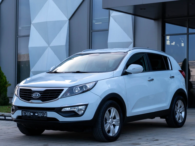 Kia Sportage 106 хил. РЕАЛНИ КИЛОМЕТРИ ПЪЛНА СЕРВИЗНА ИСТОРИЯ, снимка 3 - Автомобили и джипове - 52644092
