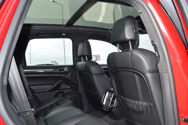 Porsche Cayenne Turbo S, снимка 8 - Автомобили и джипове - 52685411