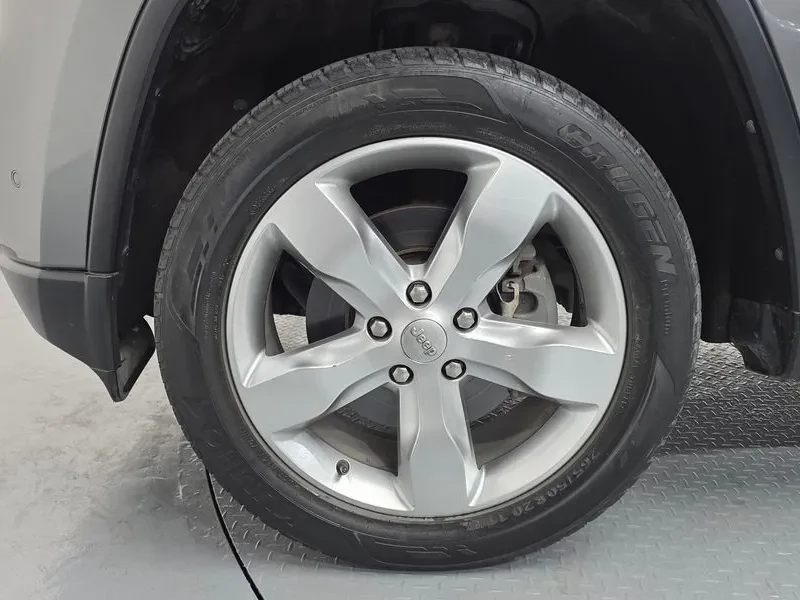 Jeep Cherokee 3.0 Diesel Overland, снимка 5 - Автомобили и джипове - 53589570