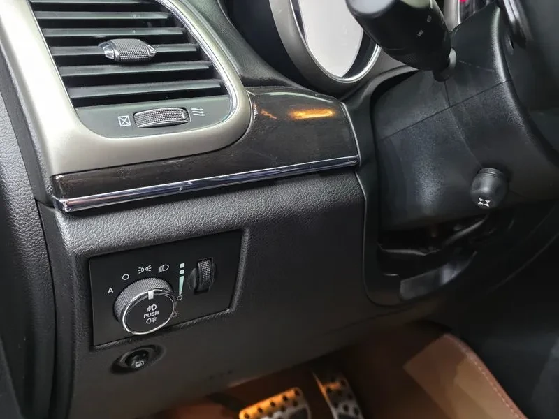 Jeep Cherokee 3.0 Diesel Overland, снимка 16 - Автомобили и джипове - 53589570