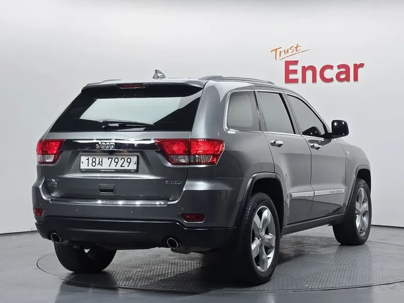 Jeep Cherokee 3.0 Diesel Overland, снимка 2 - Автомобили и джипове - 53589570