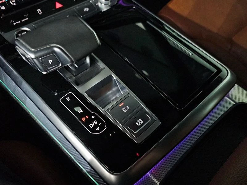 Audi Q8 45 TDI Quattro Premium| 231к.с.| ВКЛ.ТЕХНОТЕСТ, снимка 9 - Автомобили и джипове - 55099585