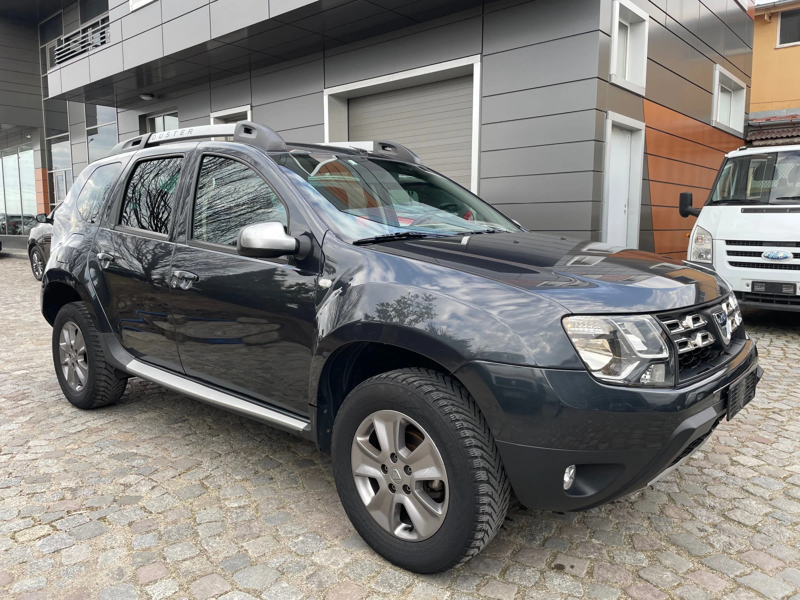 Dacia Duster 1.6i GAZ - изображение 3