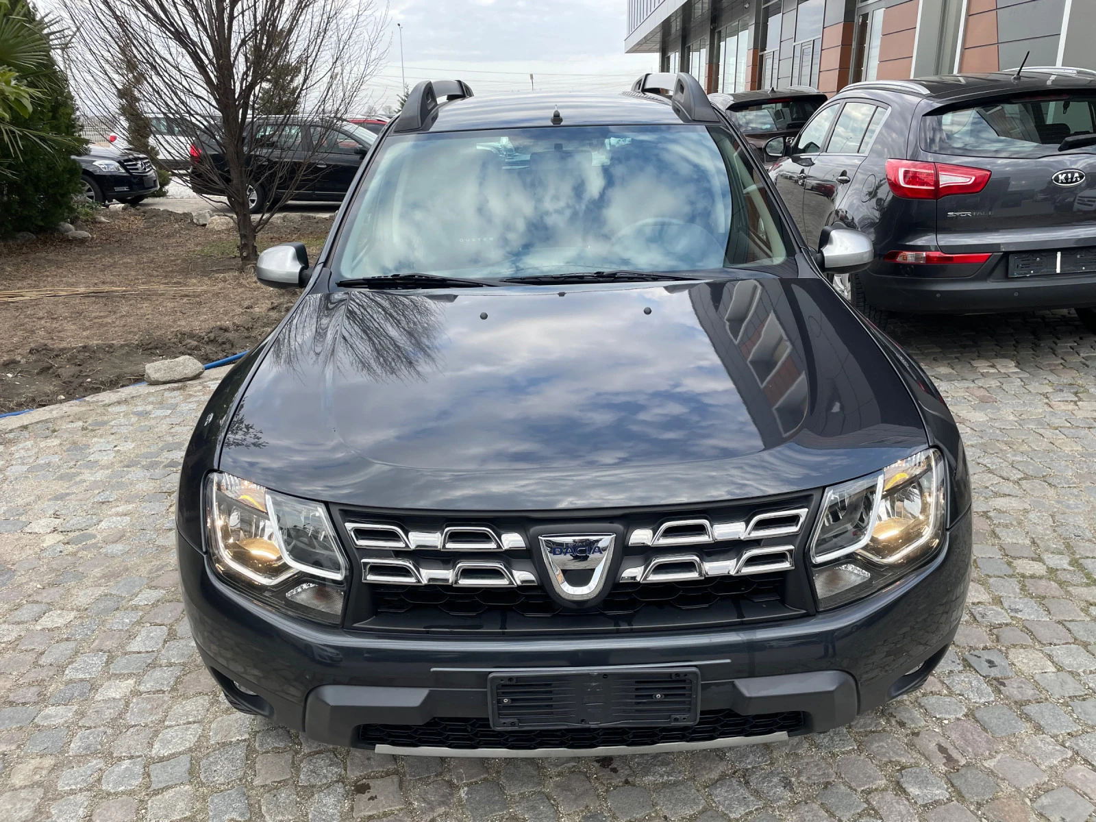 Dacia Duster 1.6i GAZ - изображение 2