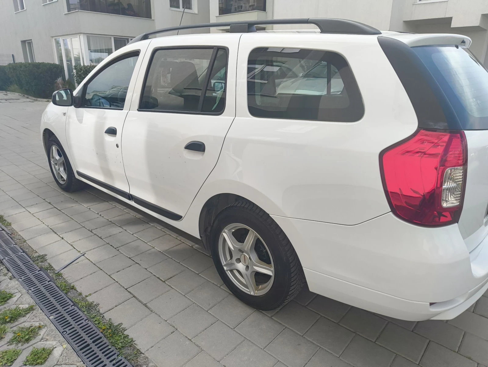 Dacia Logan 1.2 16V 75к.с Евро 6 - изображение 4