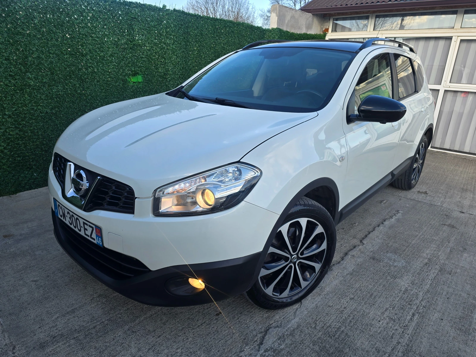Nissan Qashqai 7 места * 1.6DCI 130к.с.* 360  камери * 127000км | Mobile.bg — изображение 1