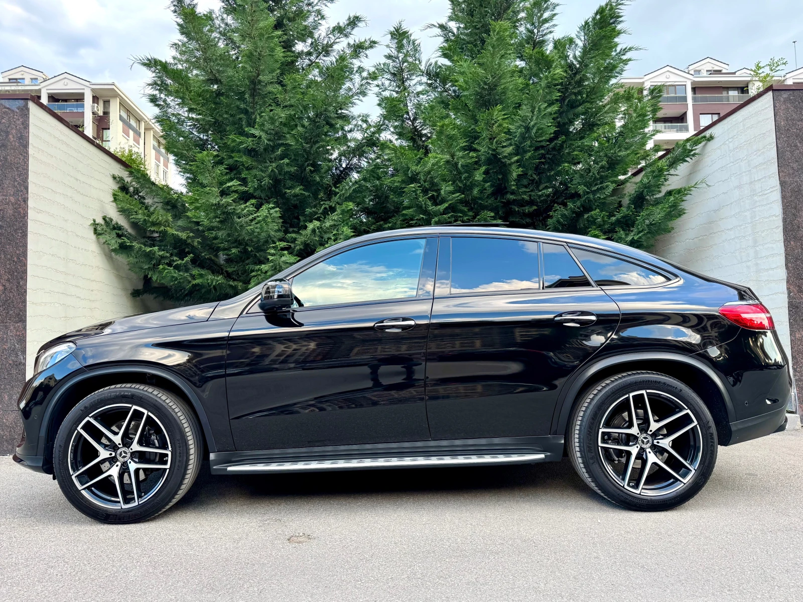 Mercedes-Benz GLE 350 AMG-LINE PANORAMA 360VIEW PODGREV KEYLESS-GO  - изображение 7