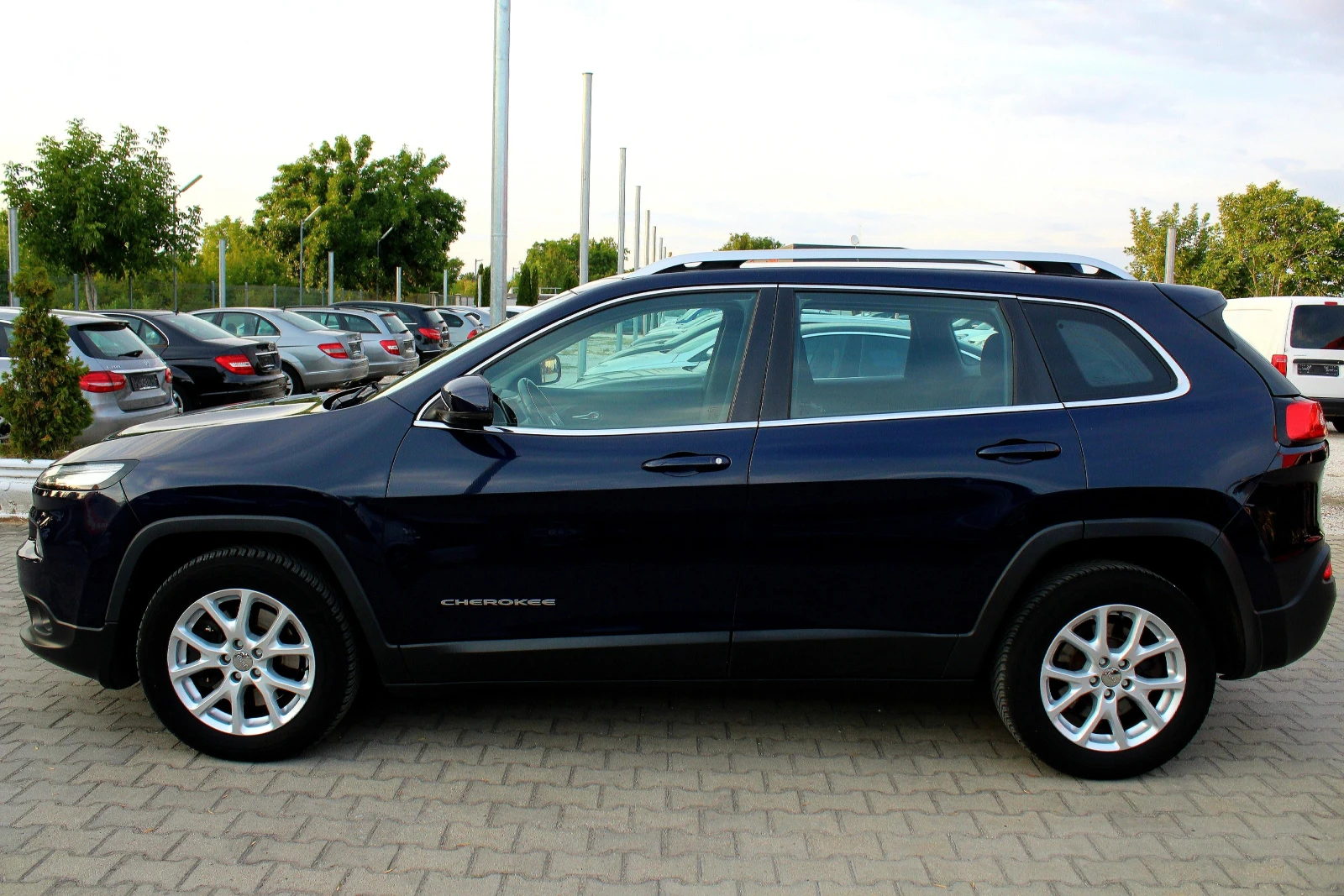 Jeep Cherokee 2.0 M-JET ЛИЗИНГ - изображение 4