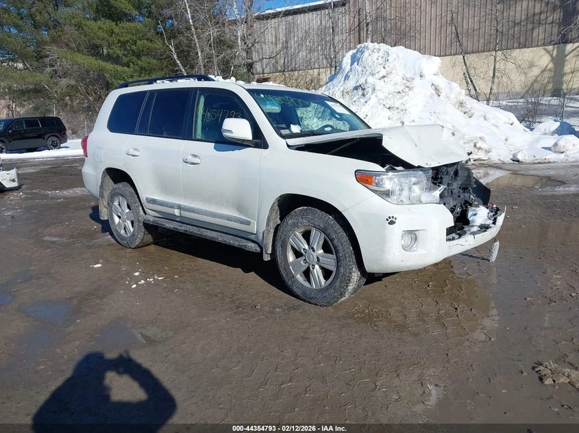 Toyota Land cruiser 5.7 V8 * Run&Drive * Сервизна история  | Auto.bg — изображение 1