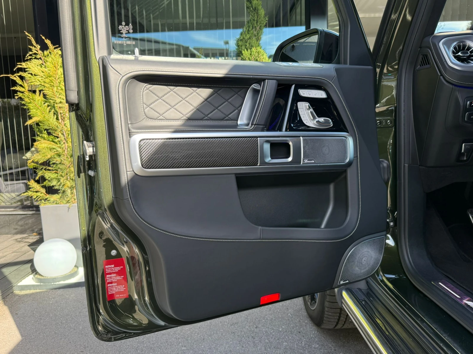 Mercedes-Benz G 63 AMG BURM/MANUFAKTUR/360, снимка 10 - Автомобили и джипове - 54113401